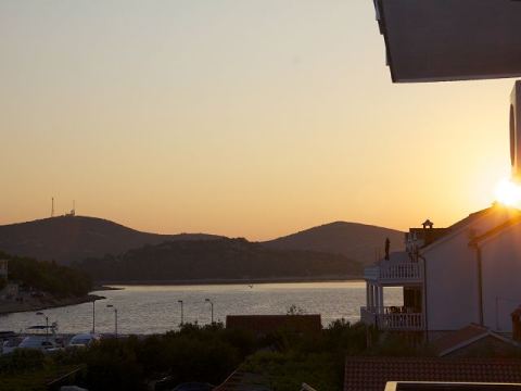 Betina 2012 – 256